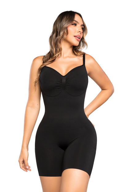 - Body faja invisible SMI7148 con tirantes ajustables
- Vista lateral mostrando compresión en abdomen y muslos
- Diseño de espalda escotada para escotes profundos