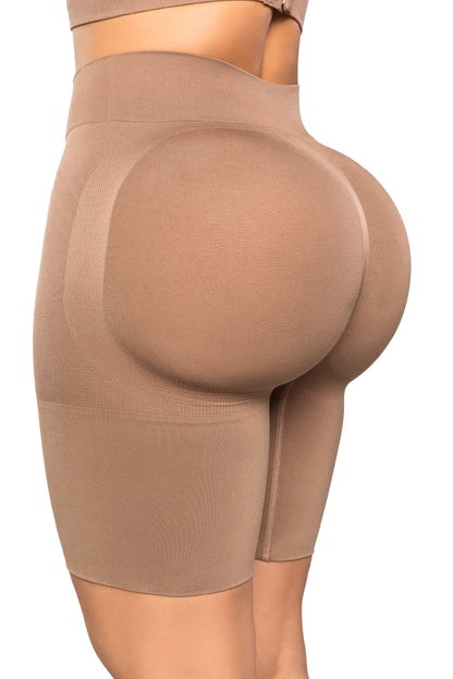 - Short moldeador invisible SMI04052 con cintura alta
- Diseño Seamfree con compresión media en abdomen
- Efecto lifting natural en la parte posterior