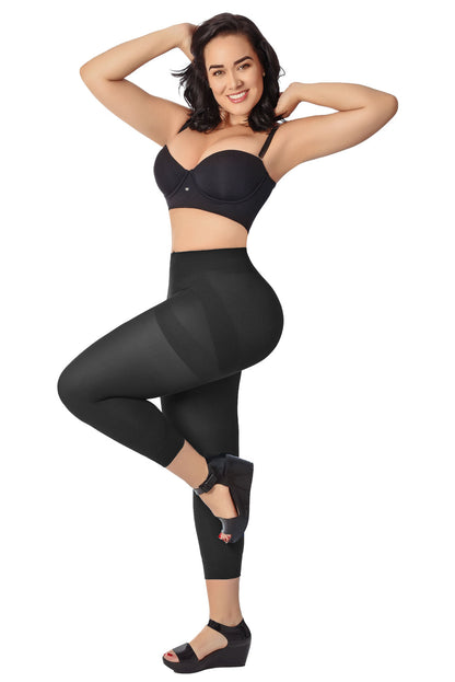 - Panty media negra SMI04015 elegante segunda piel
- Vista frontal pantymedia negra traslúcida
- Detalle panty media efecto lifting extra
