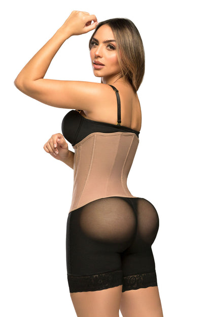 - Cinturilla SMI2025 con doble cierre y compresión estética
- Vista lateral mostrando el soporte lumbar
- Estructura anatómica que define la cintura sin incomodar