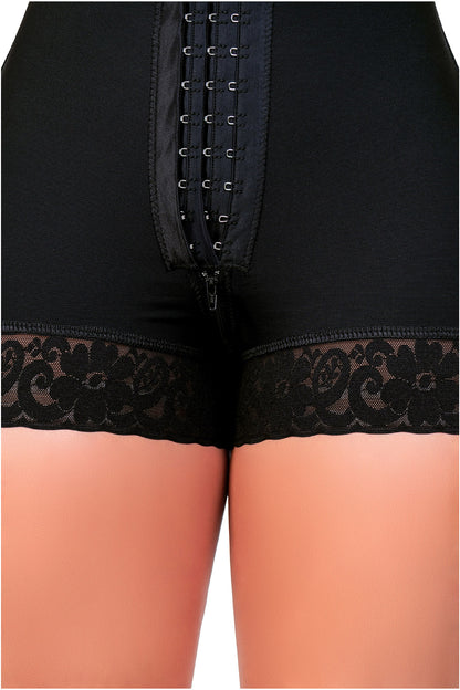 - Faja SMI7137 corta strapless con efecto lifting y 3 niveles de ajuste
- Detalle del soporte lateral y broches progresivos de la faja SMI7137
- Vista posterior con diseño Ultrainvisible y panty de regalo incluido